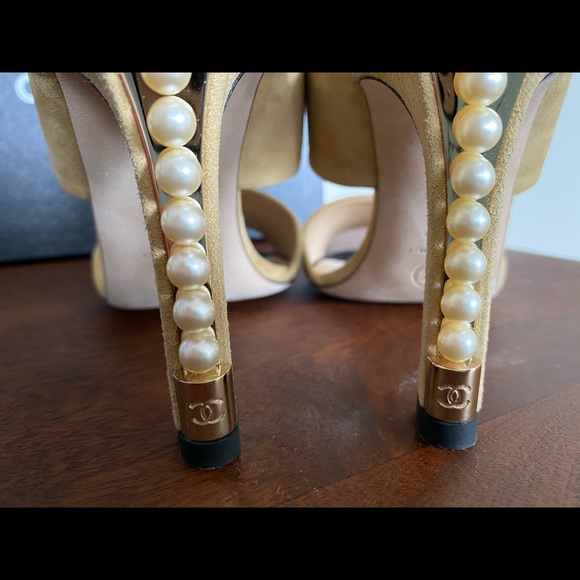 Chanel authentic heels. In suede and leather. - Picture 13 of 16